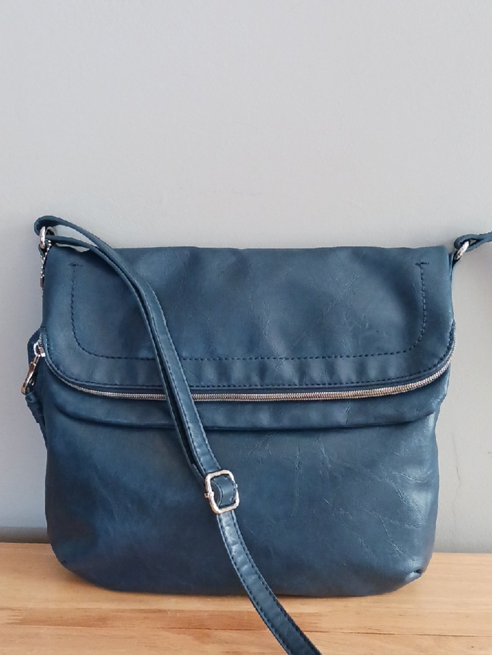 Relic Teal Crossbody Bag w/Silver Hardware